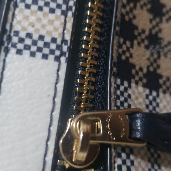 Coach Wallet/Crossbody Unbranded Chain EUC - Picture 11 of 11